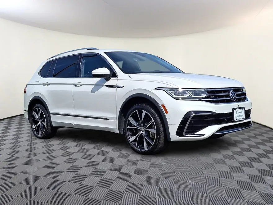 2022 Volkswagen Tiguan SEL Premium R-Line photo 1