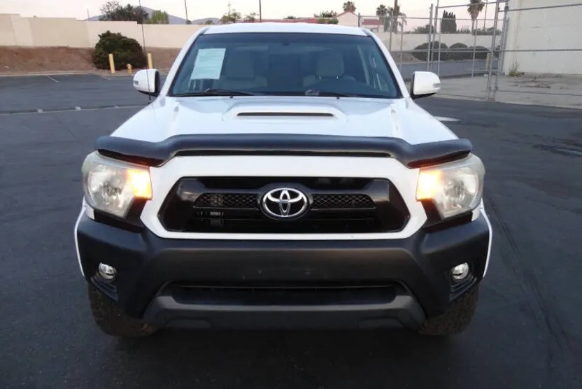 2015 Toyota Tacoma PreRunner V6 photo 1