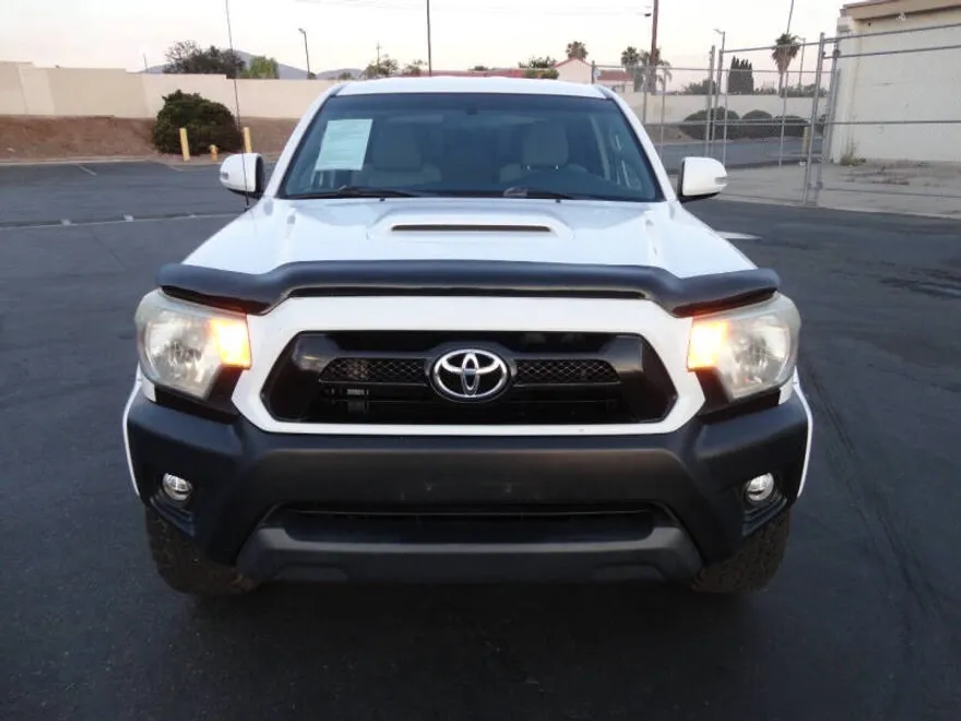 2015 Toyota Tacoma PreRunner V6 photo 1