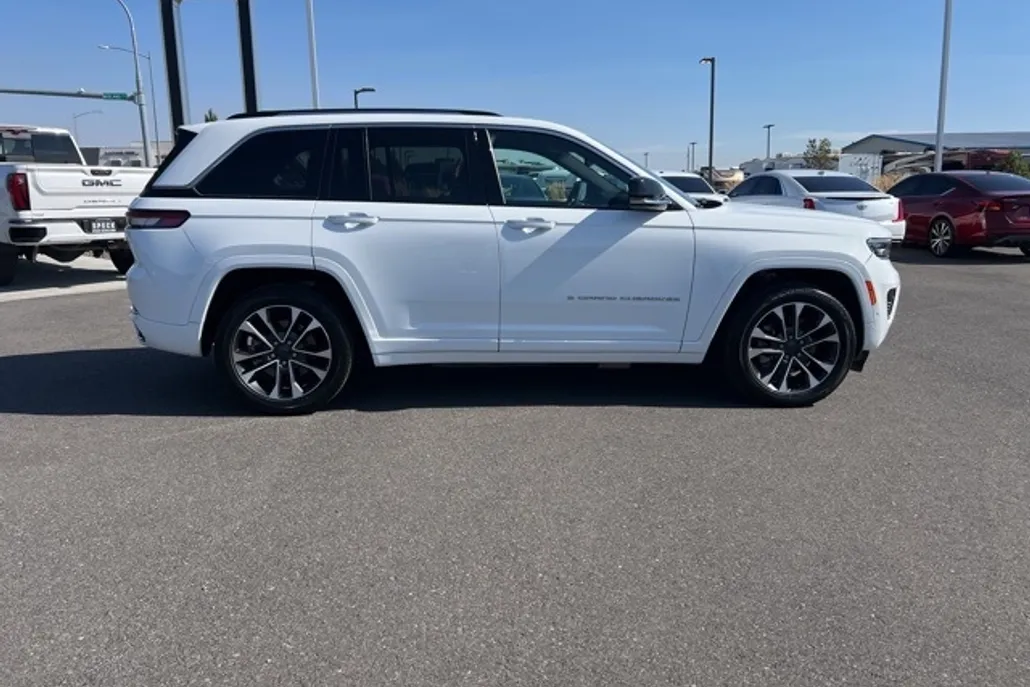 2022 Jeep Grand Cherokee Overland 4xe photo 1