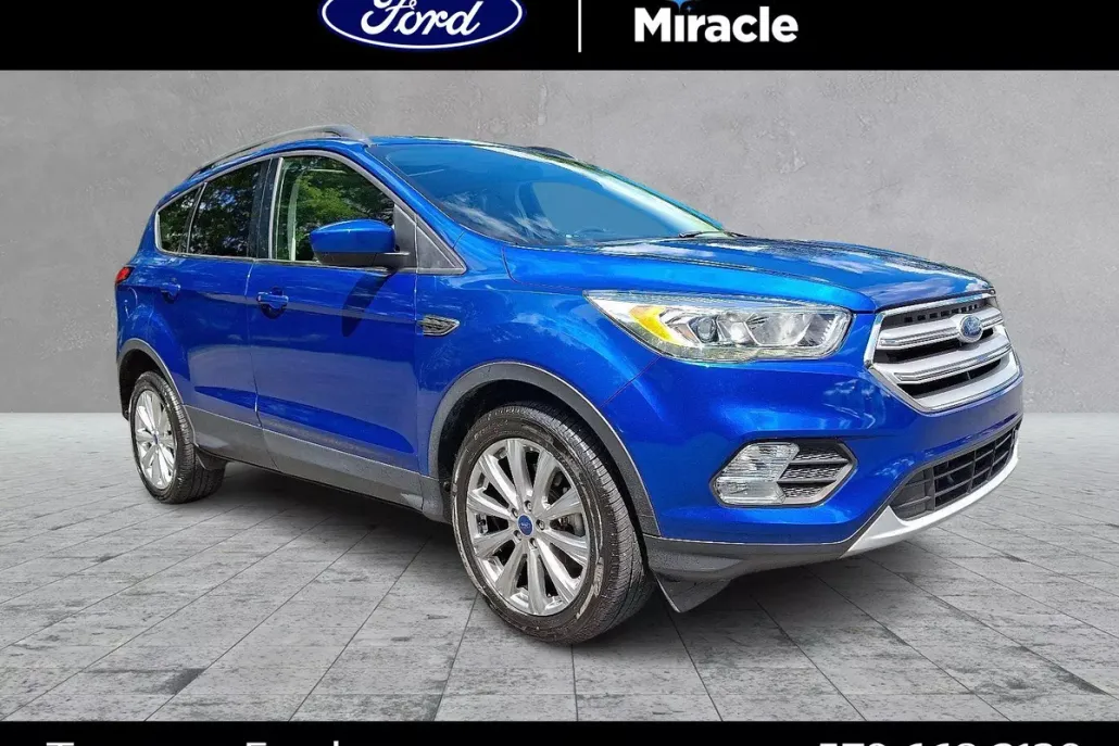 2019 Ford Escape SEL photo 1