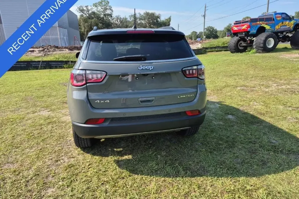 2024 Jeep Compass Limited photo 1