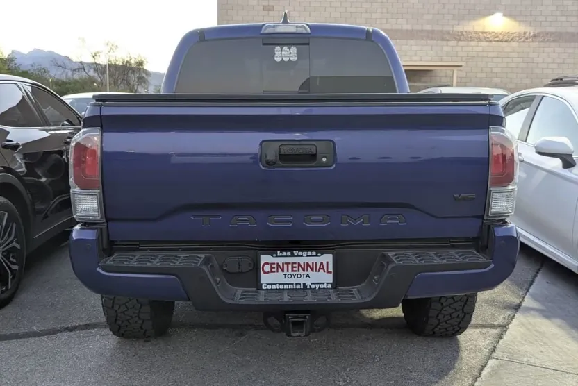 2023 Toyota Tacoma TRD V6 photo 1