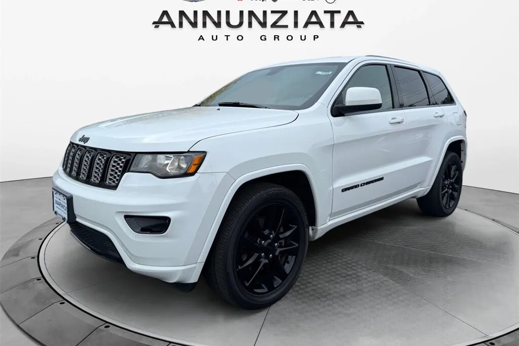2018 Jeep Grand Cherokee Altitude photo 1