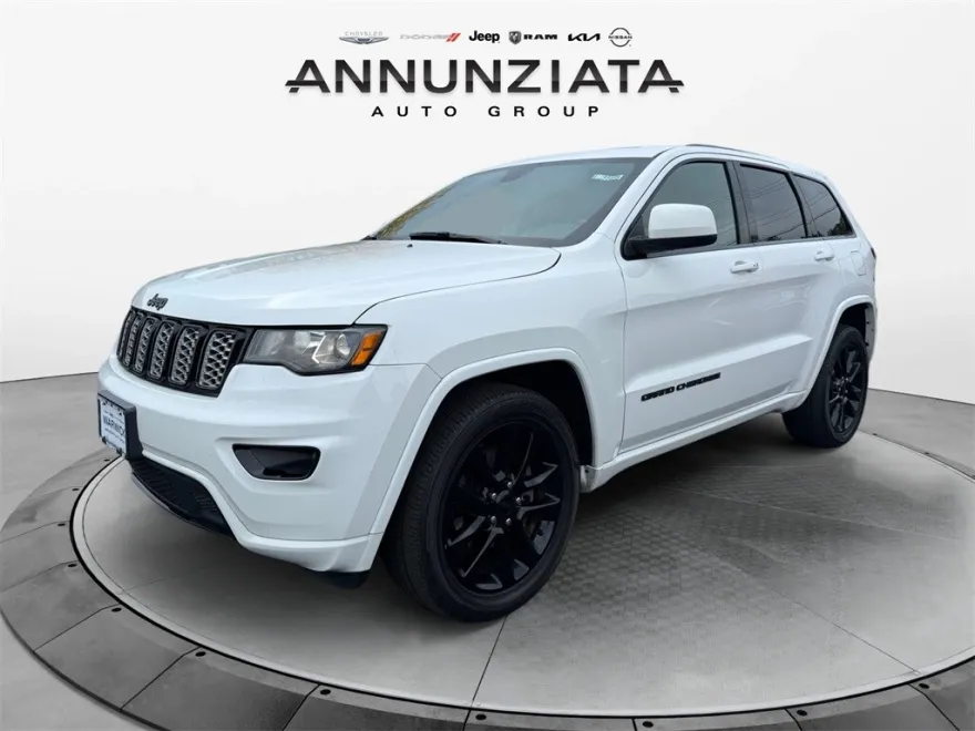 2018 Jeep Grand Cherokee Altitude photo 1