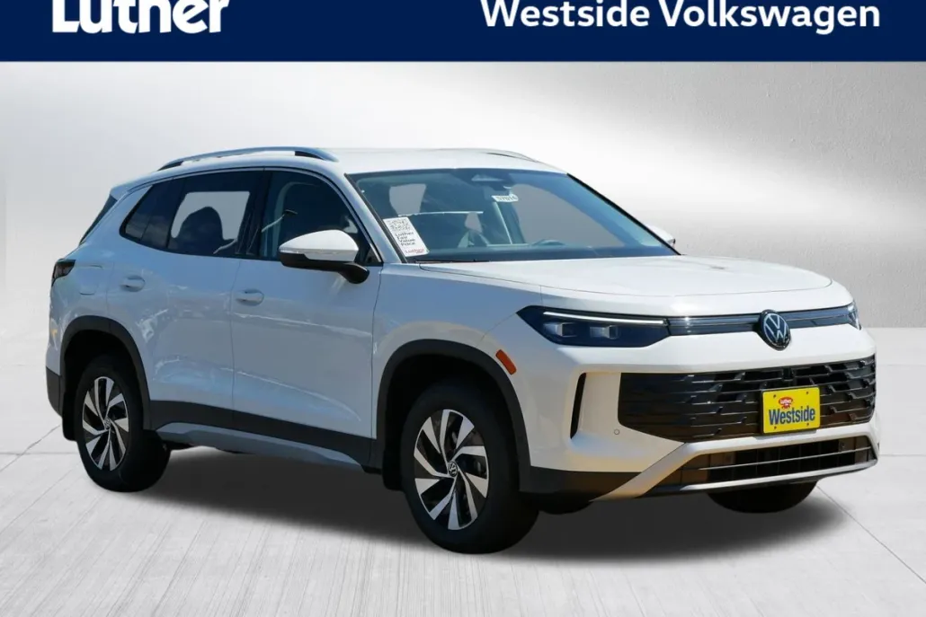 2025 Volkswagen Tiguan S photo 1