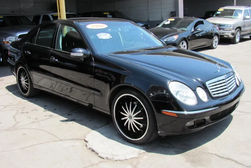 2006 Mercedes Benz E Sedan photo 1