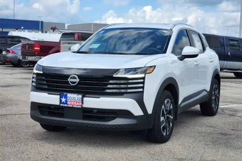 2025 Nissan Kicks SV photo 1