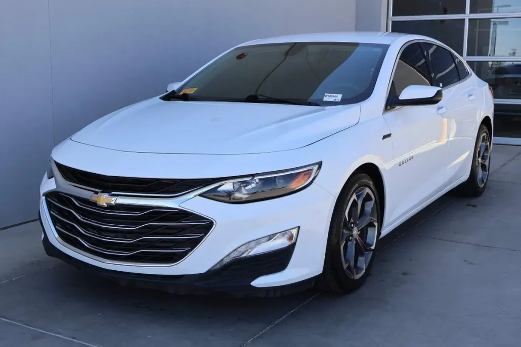 2021 Chevrolet Malibu 1LT photo 1