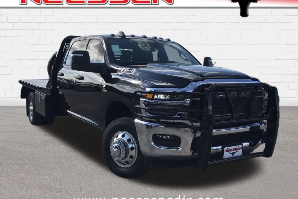 2025 Ram 3500 Tradesman photo 1