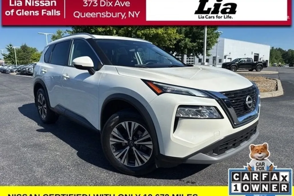 2022 Nissan Rogue SV photo 1