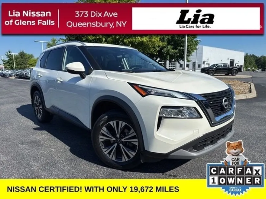 2022 Nissan Rogue SV photo 1