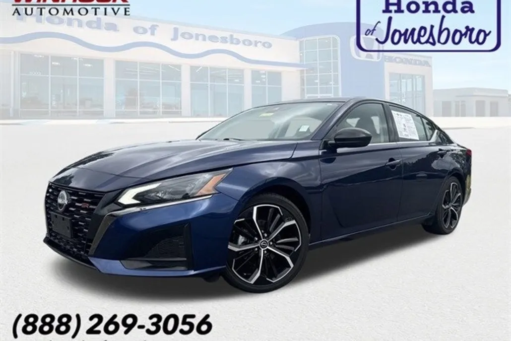 2023 Nissan Altima 2.5 SR photo 1