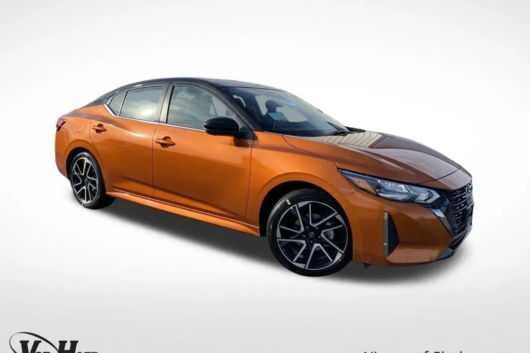 2025 Nissan Sentra SR photo 1