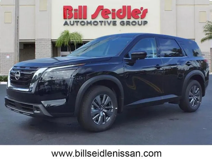 2025 Nissan Pathfinder S photo 1