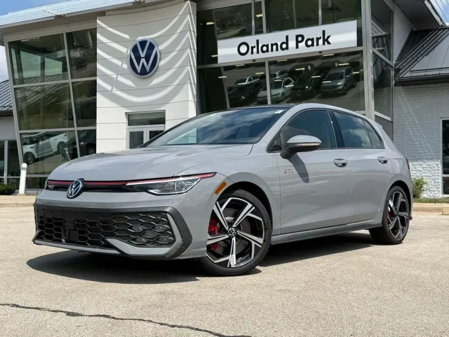 2025 Volkswagen Golf GTI SE photo 1