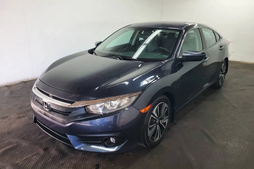 2018 Honda Civic EX-T photo 1
