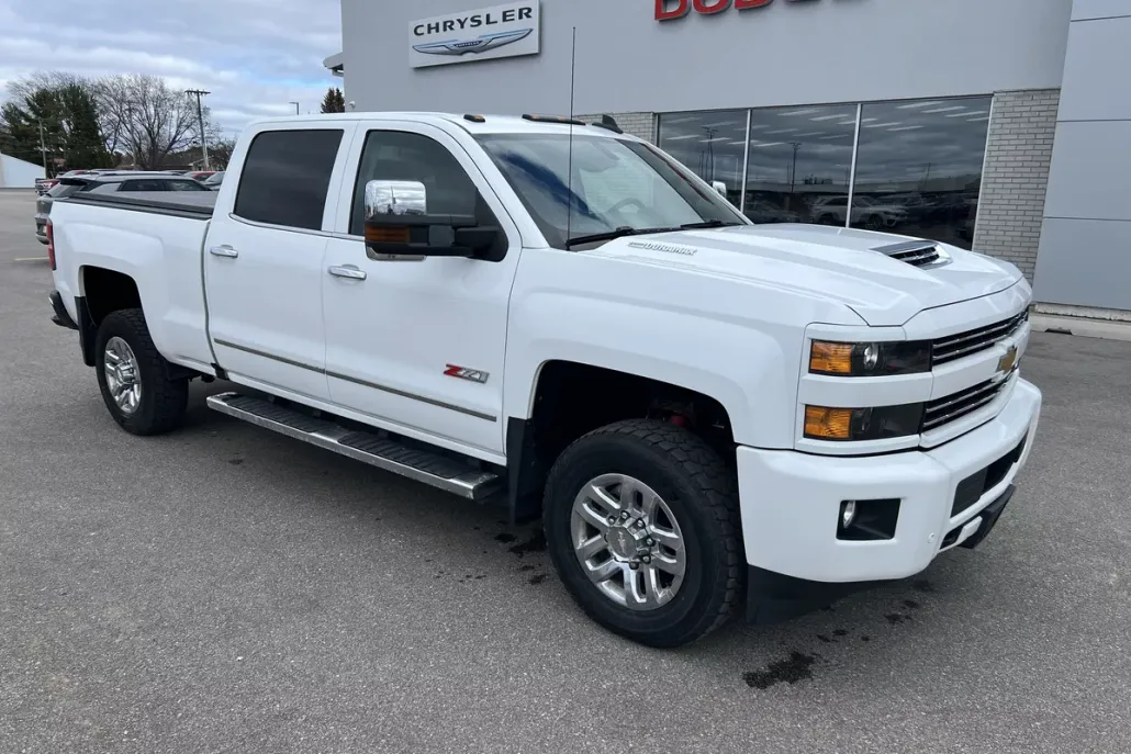 2017 Chevrolet Silverado 3500HD LTZ photo 1