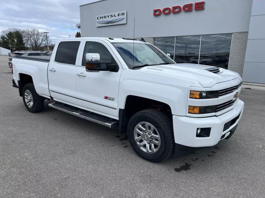 2017 Chevrolet Silverado 3500HD LTZ photo 1