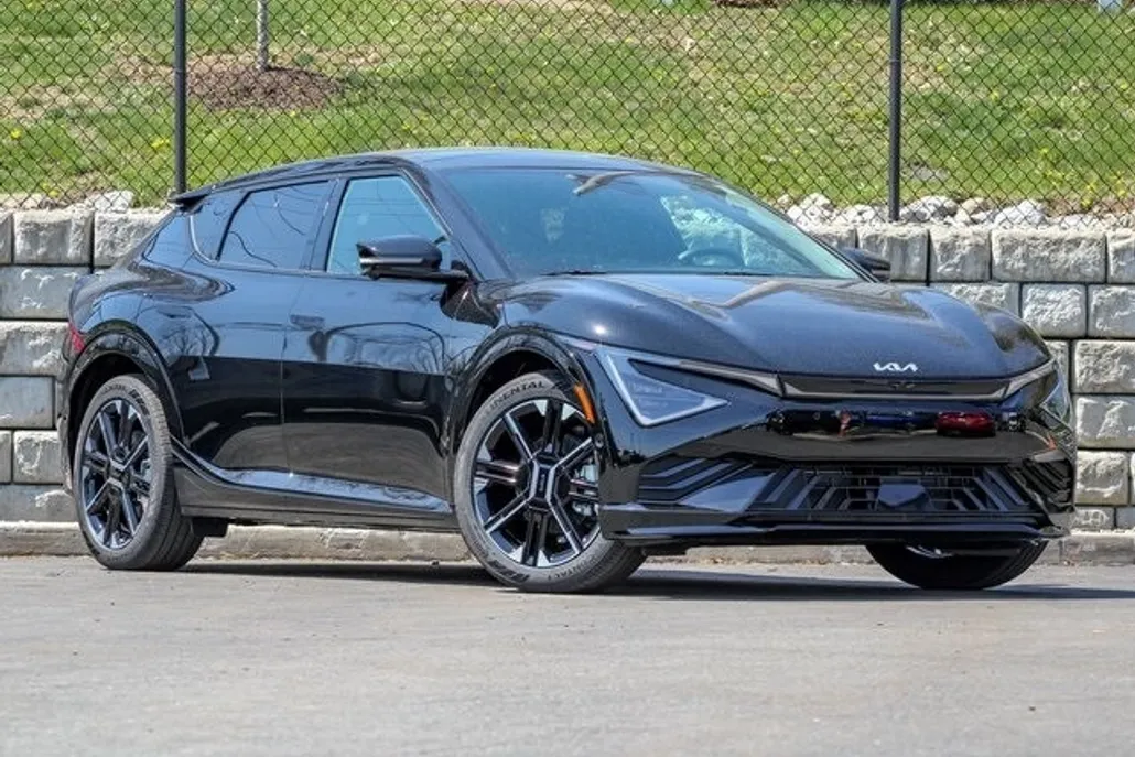 2025 Kia EV6 GT-Line photo 1