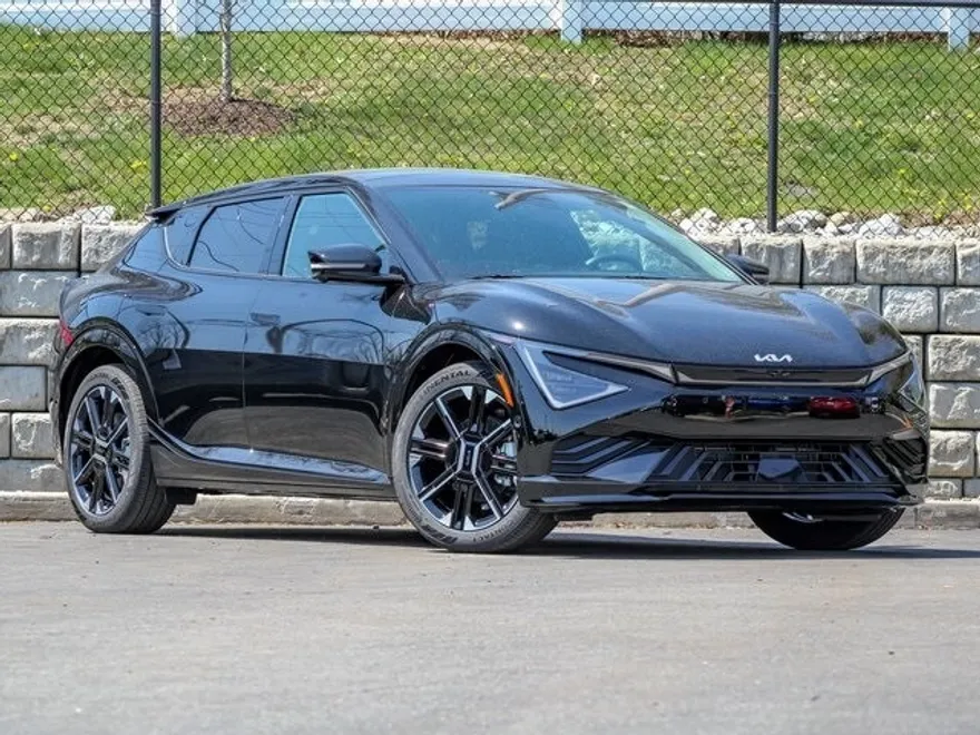 2025 Kia EV6 GT-Line photo 1