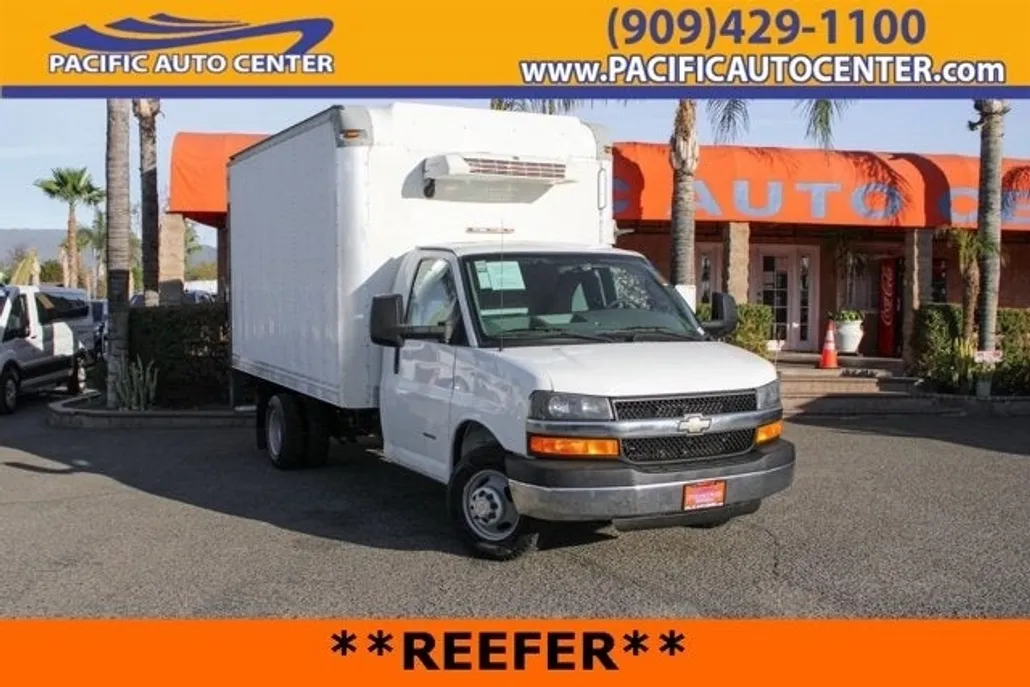 2016 Chevrolet Express Base photo 1