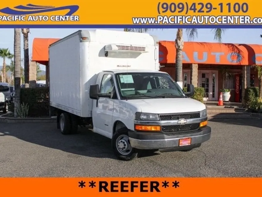 2016 Chevrolet Express Base photo 1