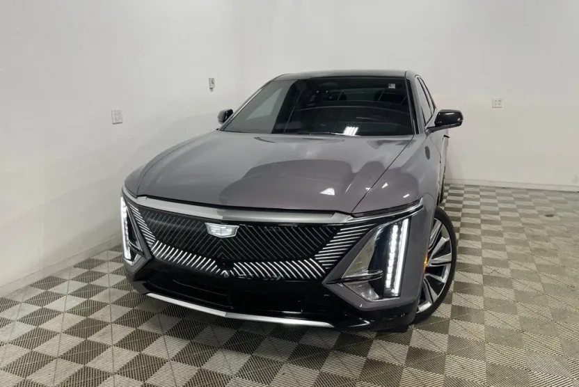2024 Cadillac Lyriq Luxury photo 1
