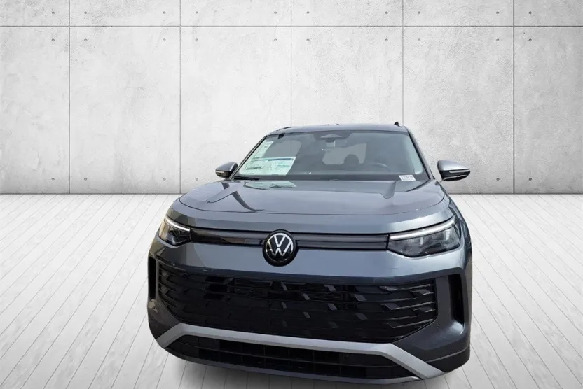 2025 Volkswagen Tiguan S photo 1