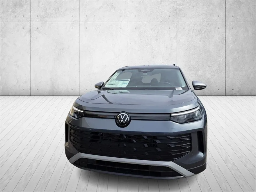 2025 Volkswagen Tiguan S photo 1