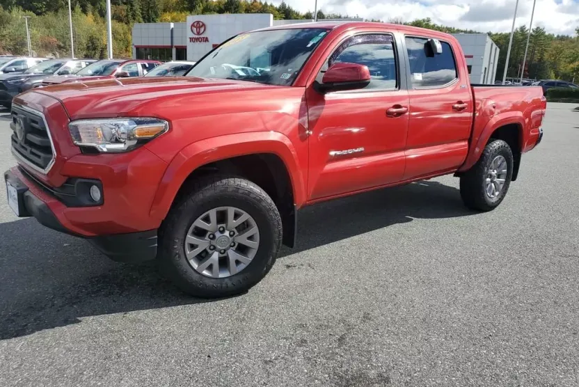 2018 Toyota Tacoma SR5 V6 photo 1