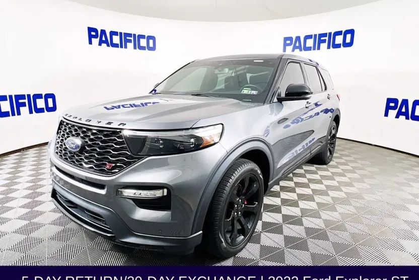 2022 Ford Explorer ST photo 1