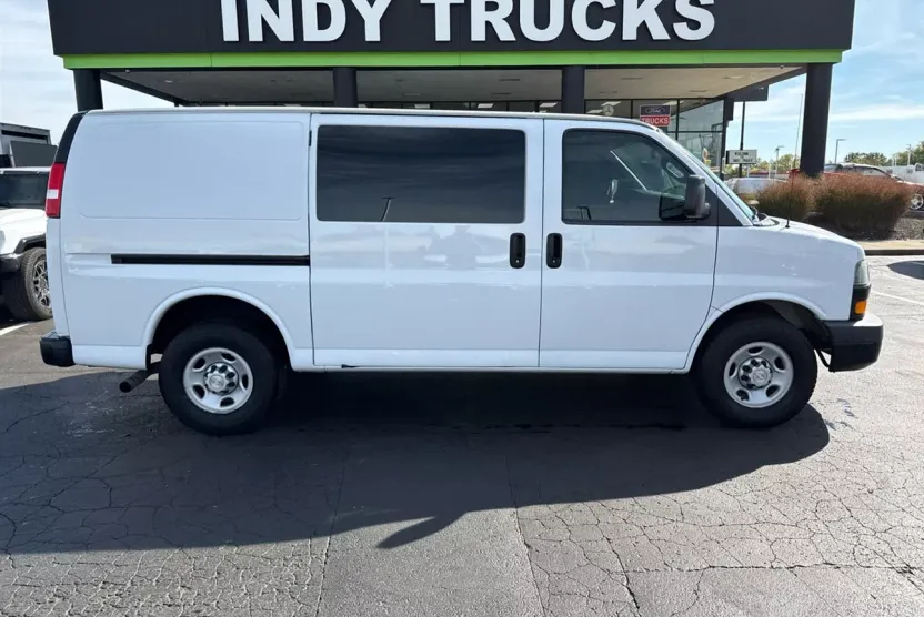 2019 Chevrolet Express 2500 Cargo photo 1