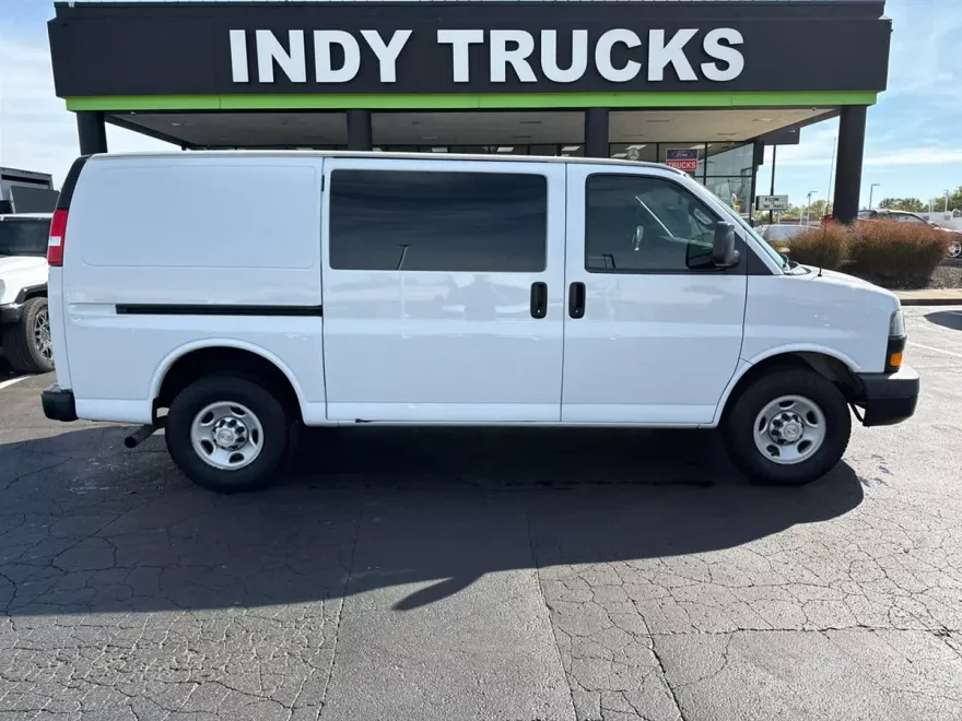 2019 Chevrolet Express 2500 Cargo photo 1