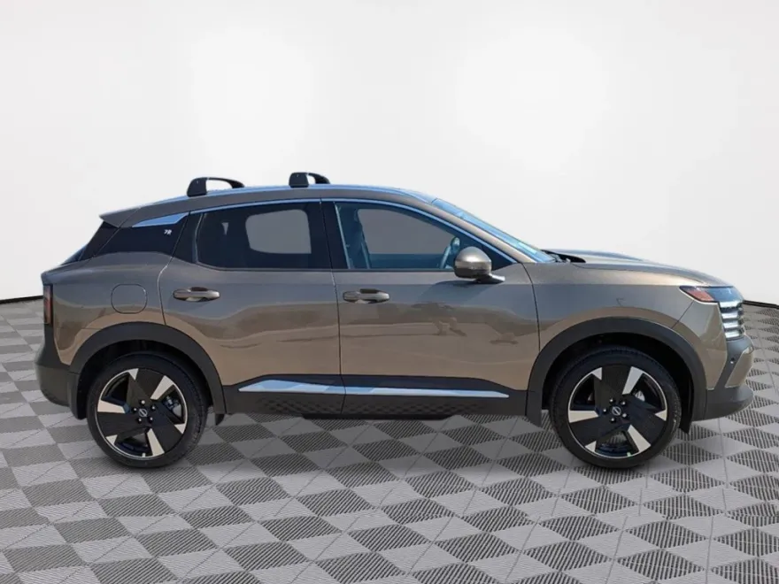 2026 Nissan Kicks SR photo 1
