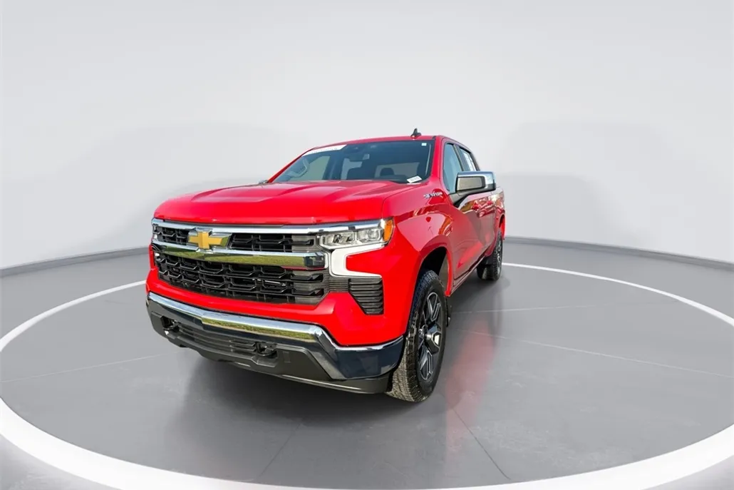 2022 Chevrolet Silverado 1500 LT photo 1