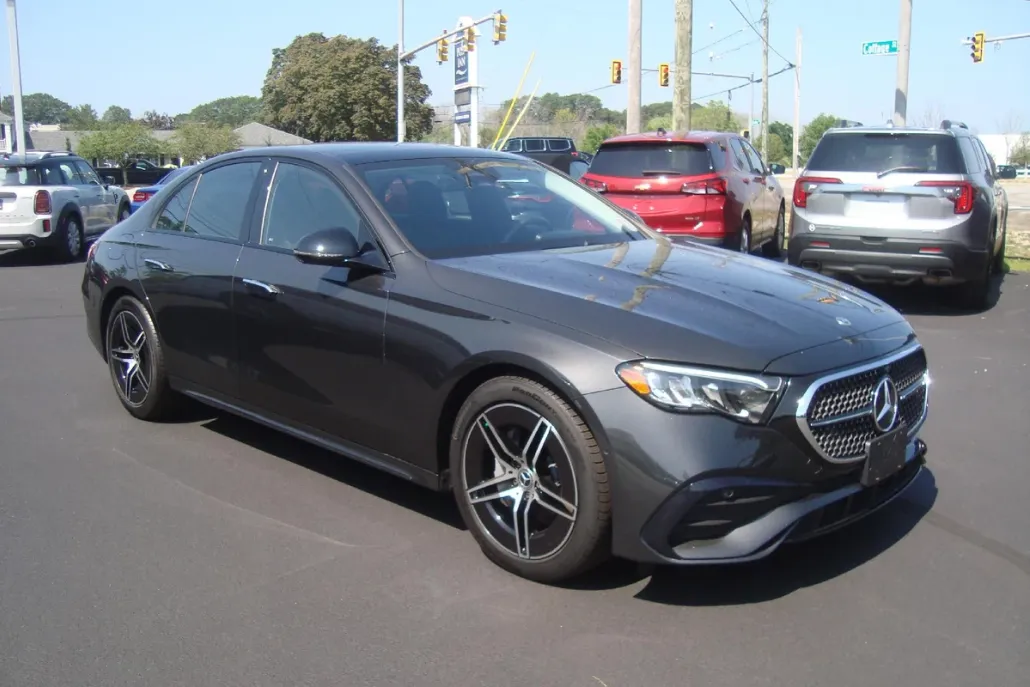 2024 Mercedes Benz E 350 4MATIC photo 1