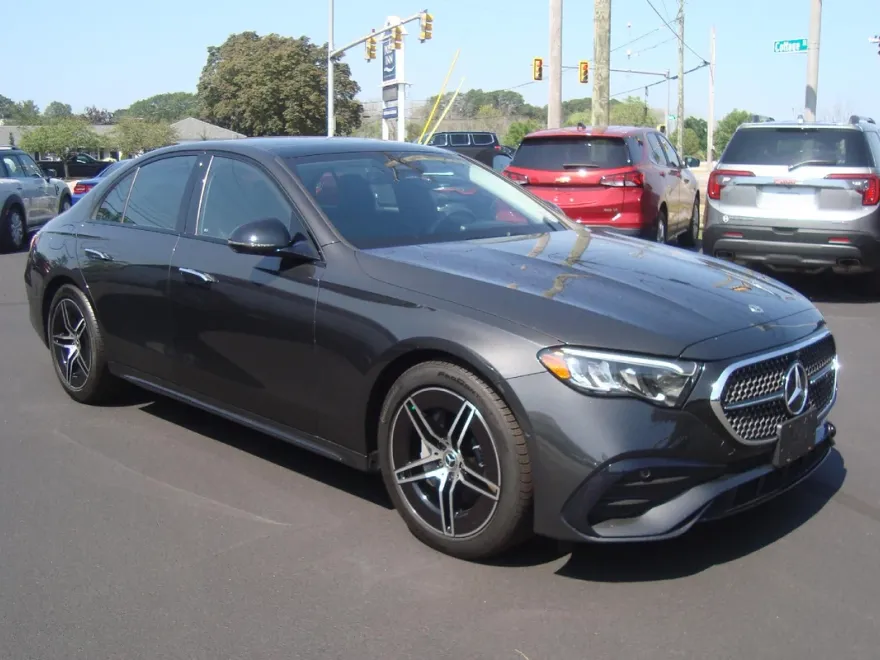 2024 Mercedes Benz E 350 4MATIC photo 1