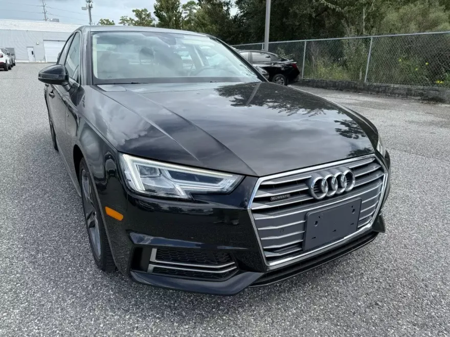 2018 Audi A4 2.0T photo 1