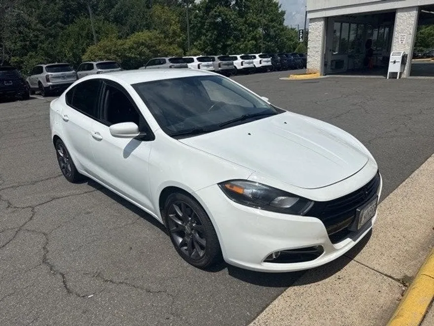 2016 Dodge Dart SXT photo 1