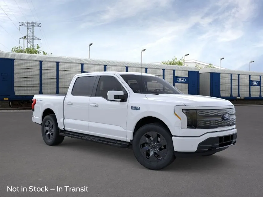 2025 Ford F-150 Lightning Lariat photo 1
