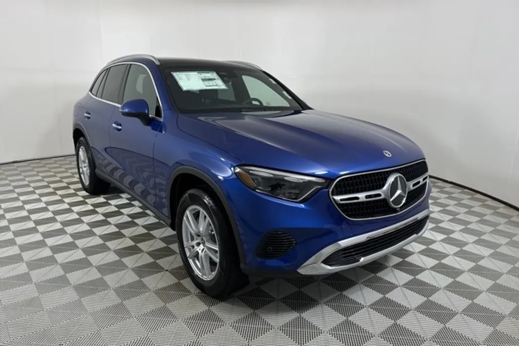 2025 Mercedes Benz GLC 300 4MATIC photo 1
