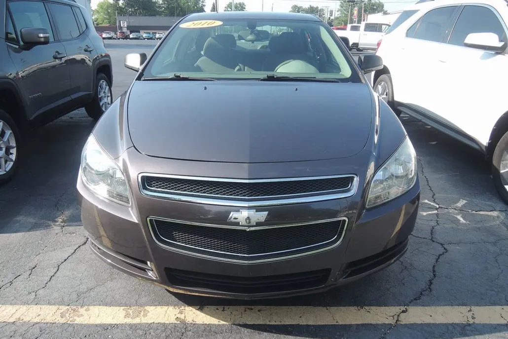 2010 Chevrolet Malibu LS photo 1