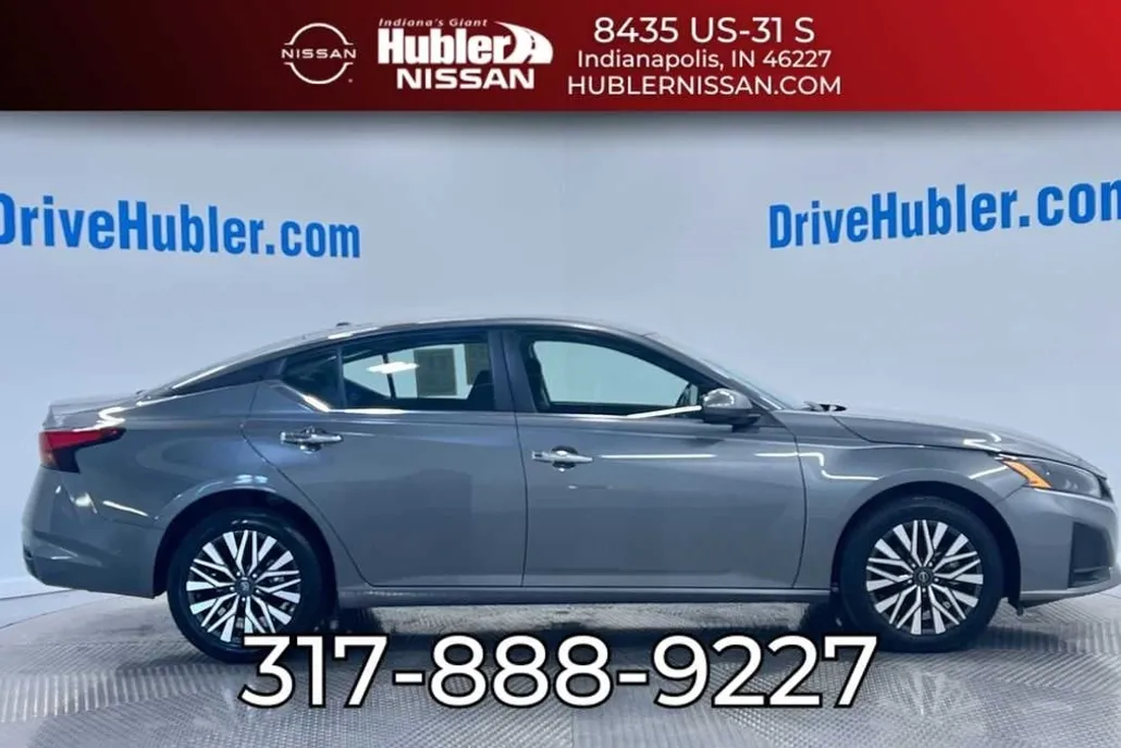 2023 Nissan Altima 2.5 SV photo 1