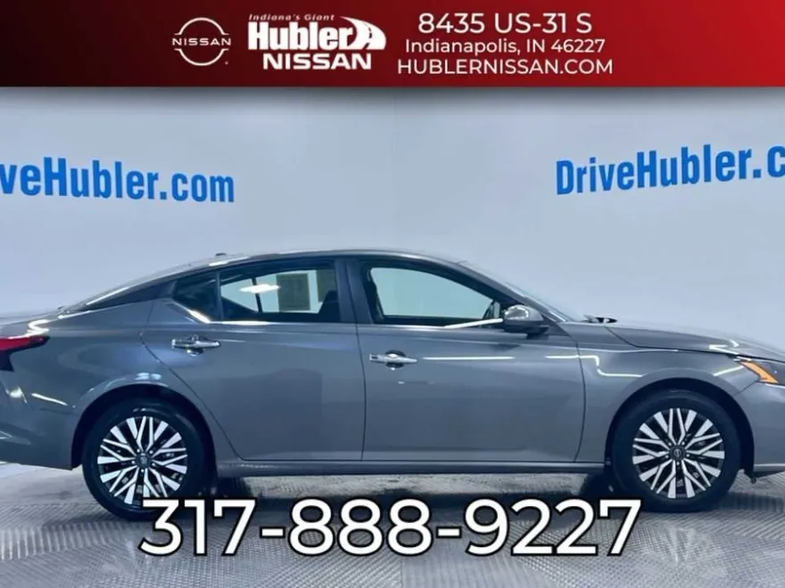 2023 Nissan Altima 2.5 SV photo 1