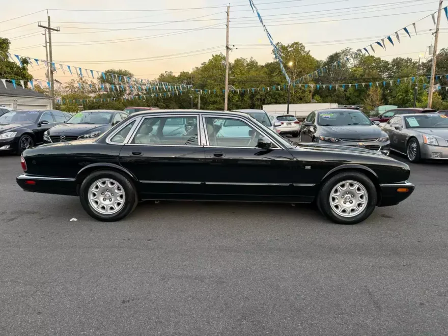 2001 Jaguar XJ XJ8 photo 1
