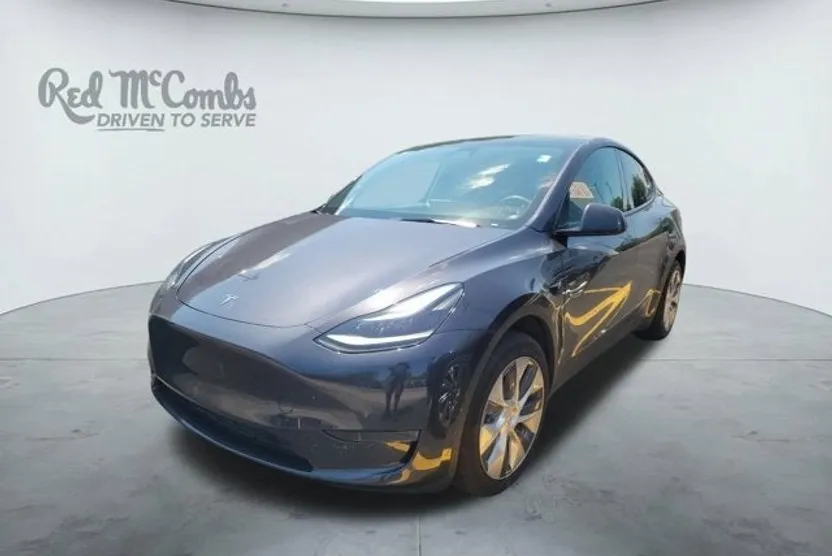 2024 Tesla Model Y photo 1