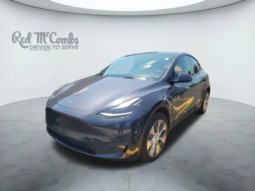 2024 Tesla Model Y photo 1