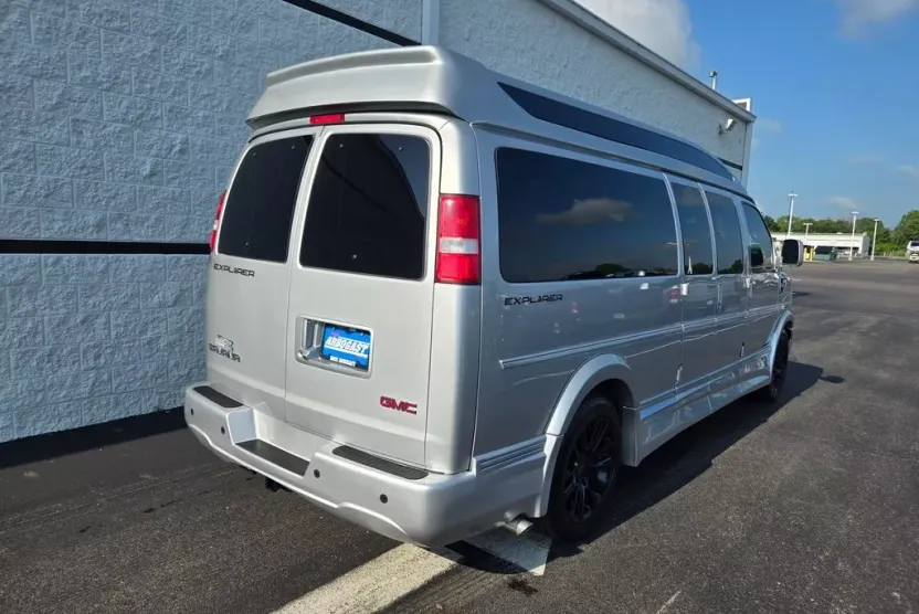 2020 Gmc Savana photo 1