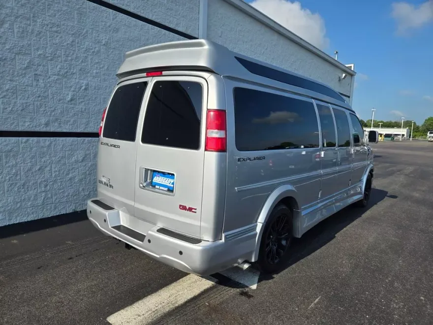 2020 Gmc Savana photo 1